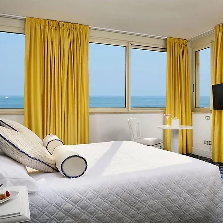 프레지던트 4* 비아레지오