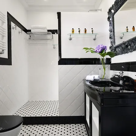 호텔 프레지던트 4*