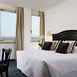 Hotel President