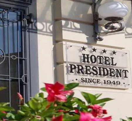 President 4* Виареджо